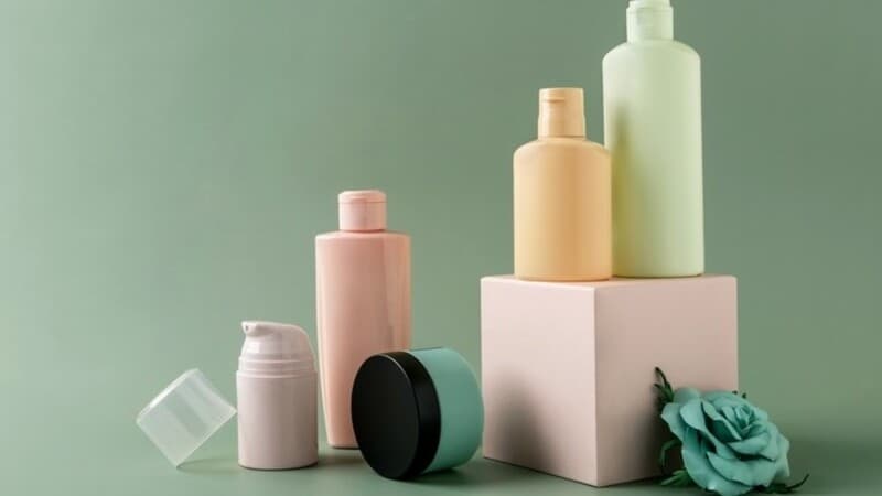 Cosmetics packaging