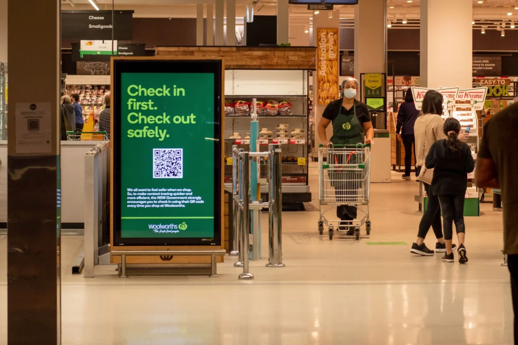 digital signage QR