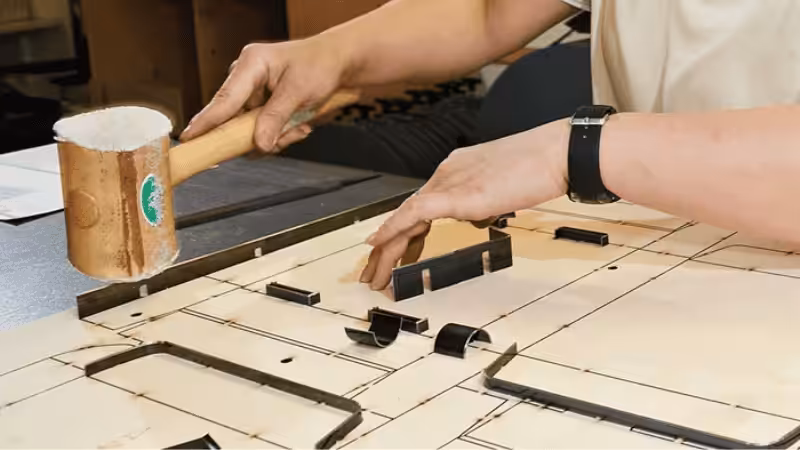 steel rule die cutting