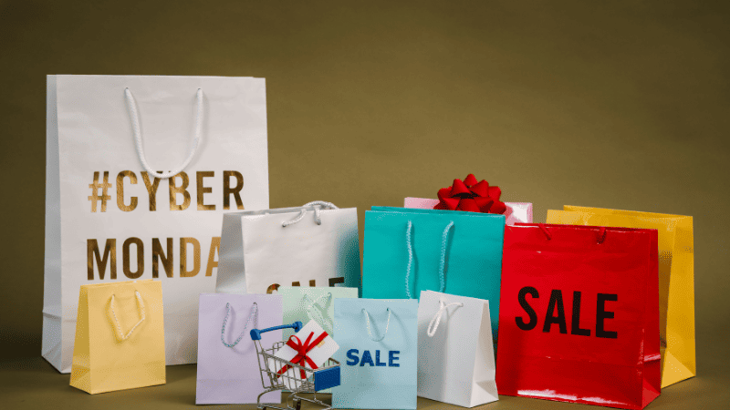 What Are Retail Bags? ( 3 Types You Can Choose From ) - Packoi