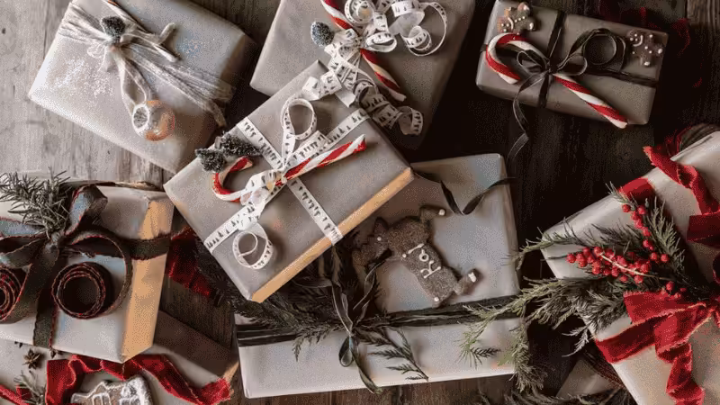 Kraft gift boxes with dried twigs