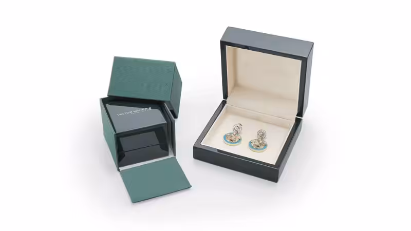 jewelry boxes with earrings inside
