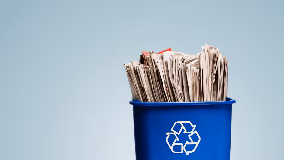 Recycling waste paper