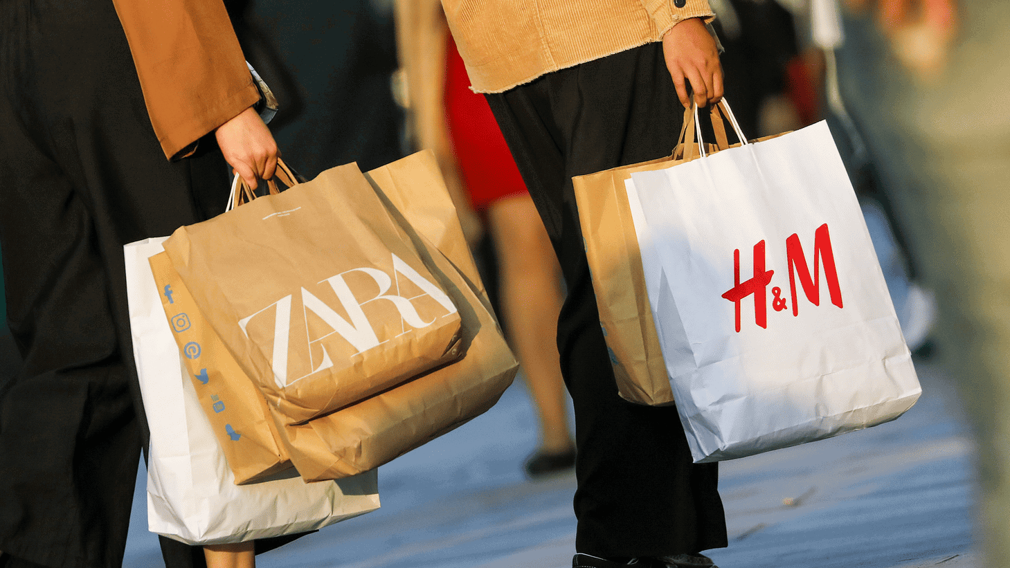 branded clothes retail bags