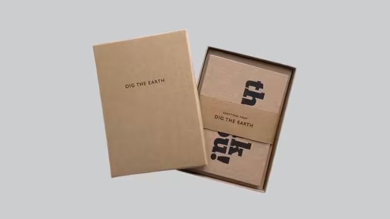 minimal box packaging with kraft paper sleeve

